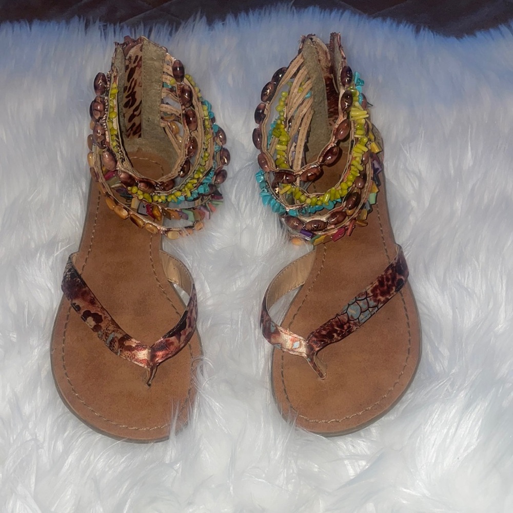 Beach’s seashell sandals